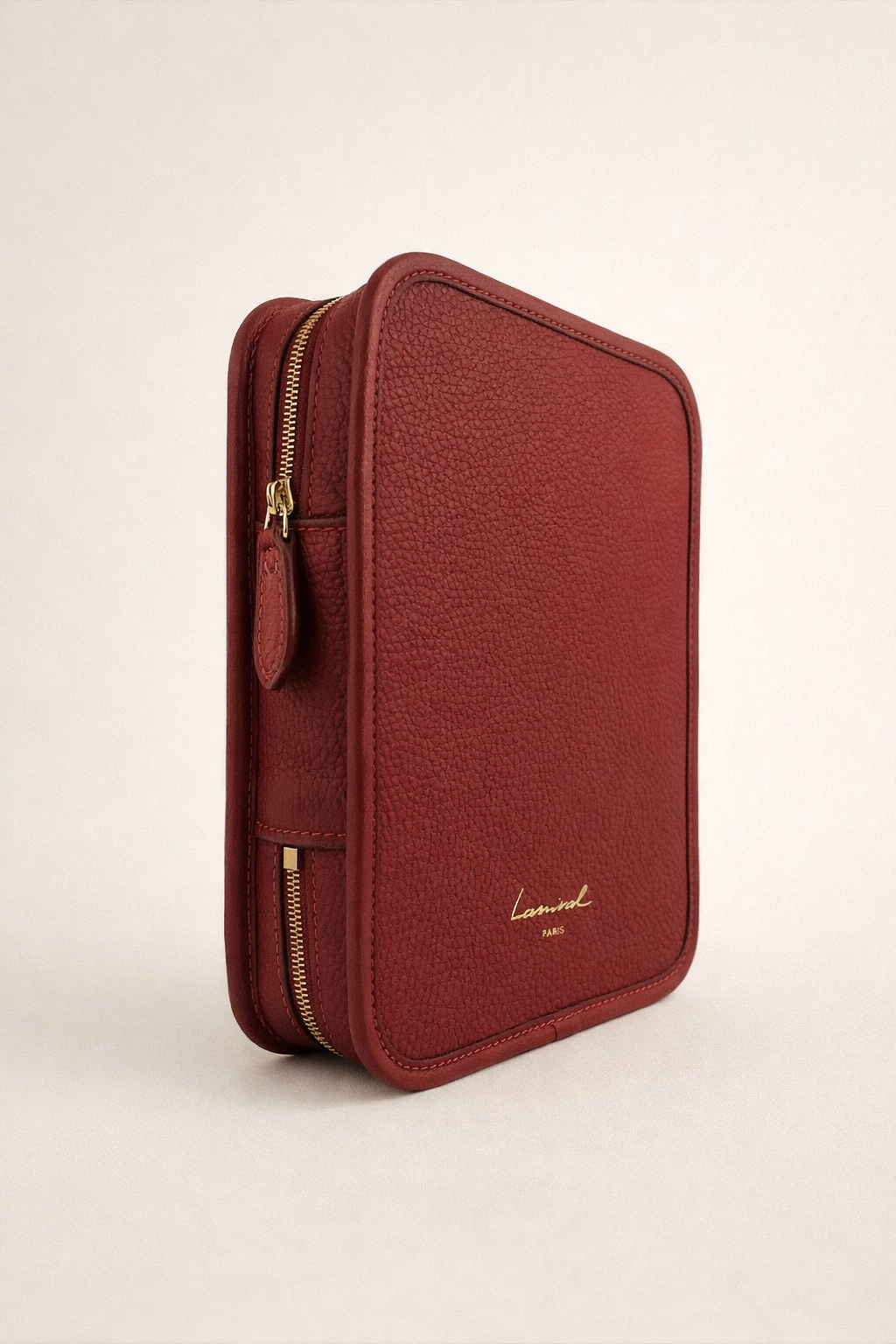 Coffret 6 cigares en cuir grainé bordeaux, fermé